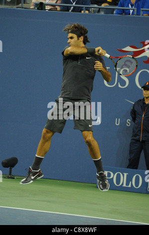 Roger Federer konkurriert in Anwesenheit uns OPEN 2011 Tennis Championship-Montag USTA Billie Jean King National Tennis Center Stockfoto