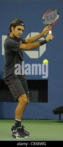 Roger Federer konkurriert in Anwesenheit uns OPEN 2011 Tennis Championship-Montag USTA Billie Jean King National Tennis Center Stockfoto