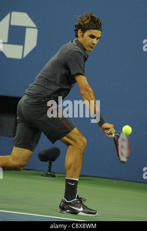 Roger Federer konkurriert in Anwesenheit uns OPEN 2011 Tennis Championship-Montag USTA Billie Jean King National Tennis Center Stockfoto