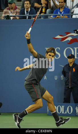 Roger Federer konkurriert in Anwesenheit uns OPEN 2011 Tennis Championship-Montag USTA Billie Jean King National Tennis Center Stockfoto