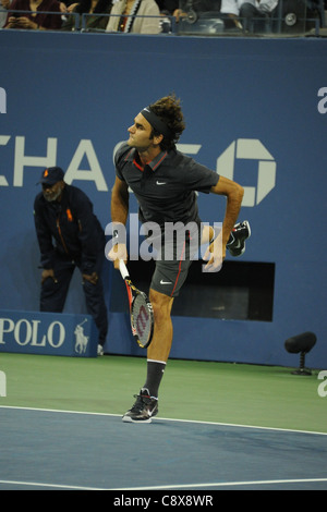 Roger Federer konkurriert in Anwesenheit uns OPEN 2011 Tennis Championship-Montag USTA Billie Jean King National Tennis Center Stockfoto