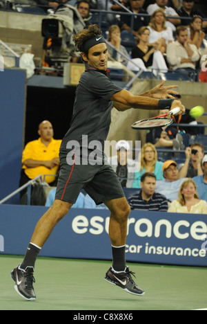 Roger Federer konkurriert in Anwesenheit uns OPEN 2011 Tennis Championship-Montag USTA Billie Jean King National Tennis Center Stockfoto