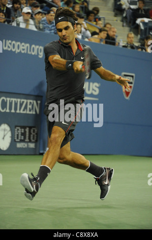 Roger Federer konkurriert in Anwesenheit uns OPEN 2011 Tennis Championship-Montag USTA Billie Jean King National Tennis Center Stockfoto