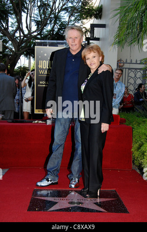 Gary Busey Maria Elena Holly Atinduction Zeremonie Star OnHollywood Walk Fame Zeremonie Buddy Holly N Vine Street Los Angeles CA Stockfoto