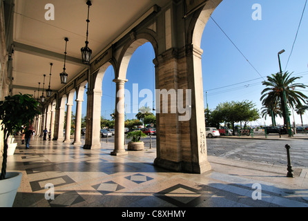 Alten Arcade bei La Rinascente Bau- und alte über Roma-Straße in Cagliari, Sardinien Stockfoto