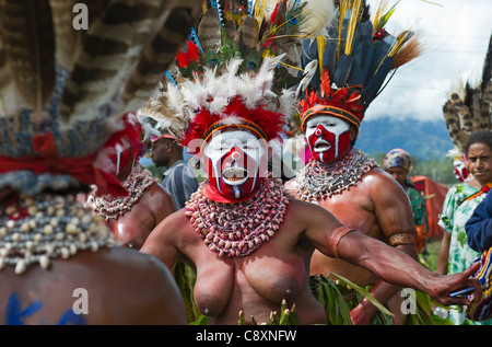 Kulturgruppe aus Mt Hagen tanzen in ein Sing-Sing - Mt Hagen zeigen in Western Highlands-Papua-Neuguinea Stockfoto