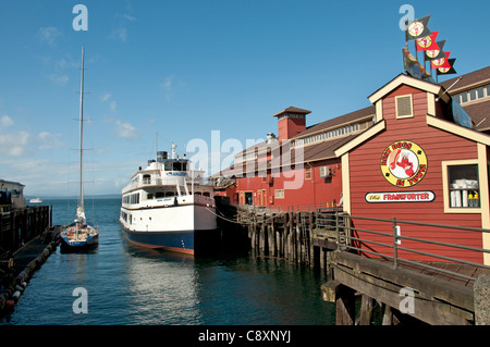 Touristischen Geschäfte Restaurant Seattle Bay Waterfront Downtown Washington Vereinigte Staaten Stockfoto