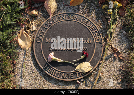 Memorial Marker, Mary Ann Nichols, ein Jack der Ripper-Opfer in der City von London Friedhof, London, UK. Stockfoto