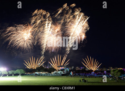 Feuerwerk am Ende des CHOGM 2011 Commonwealth Festival-Abschlusskonzert. in South Perth, Western Australia, Australia Stockfoto