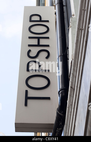 Topshop britische Bekleidungsgeschäft. Detail der Topshop-Filiale in Gibraltar. Stockfoto