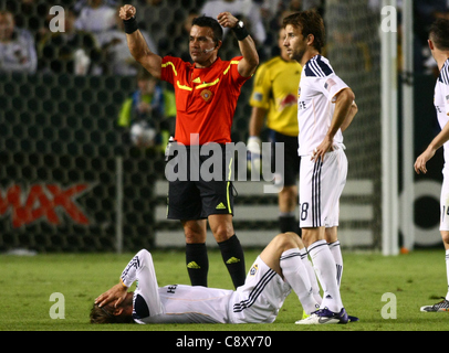 DAVID BECKHAM ANGELEGT REF FORDERT BAHRE PROMIS BEI LA GALAXY V NEW YORK RED BULLS FUßBALL SPIEL CARSON LOS ANGELES CAL Stockfoto