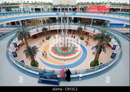 Innere des Marina-Shopping-Mall in Abu Dhabi Vereinigte Arabische Emirate Stockfoto