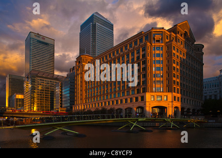 England, London Docklands, West India Quay. One Canada Square, eines der höchsten Gebäude Großbritanniens in Canary Wharf. Stockfoto