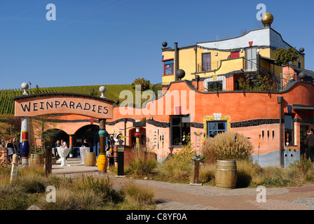 Hundertwasser Haus im Weinparadies Hirn Weinberg Estate, Untereisenheim, Landkreis Würzburg untere Franken, Stockfoto