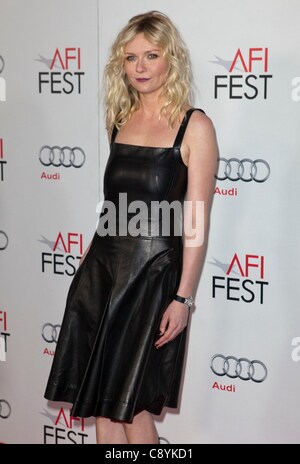 Kirsten Dunst in die Teilnehmerliste für die Los Angeles Times Young Hollywood Panel, Graumans Chinese Theatre, Los Angeles, CA 4. November 2011. Foto von: Emiley Schweich/Everett Collection Stockfoto