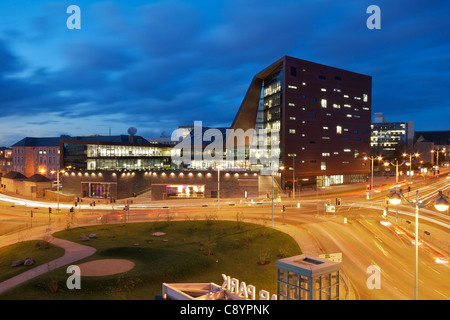Roland Levinsky Gebäude in der Dämmerung Stockfoto