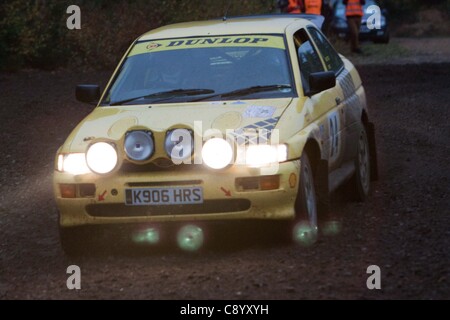 Autos in der Tempest-Rallye, Eversley konkurrieren. Die Tempest-Rallye ist ein eintägiges Kies Bühne Rallye im südlichen England. Stockfoto