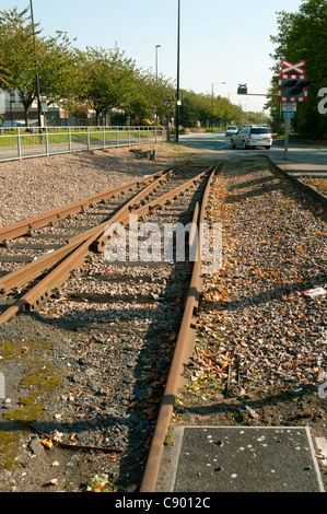 Reste der ehemaligen umfangreiches Schienennetz in Trafford Park Industrial Estate, Manchester, England, Großbritannien Stockfoto