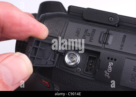 Sony Alpha 77 Einzelnobjektiv lichtdurchlässige Häutchen Spiegel digitale Systemkamera - Wetter versiegelt Flash-Synchronisation Socket. Stockfoto
