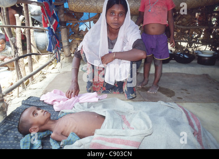 250.000 Rohingya-Flüchtlinge (1/3 der gesamten Pop) aus Arakan Provinz in Birma Regierung Unterdrückung fliehen. Teknaf. Bangladesch. 1992. Stockfoto