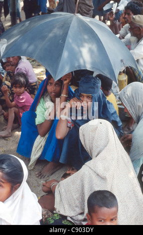 250.000 Rohingya-Flüchtlinge (1/3 der gesamten Pop) aus Arakan Provinz in Birma Regierung Unterdrückung fliehen. Teknaf. Bangladesch. 1992. Stockfoto