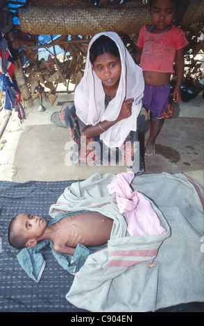 250.000 Rohingya-Flüchtlinge (1/3 der gesamten Pop) aus Arakan Provinz in Birma Regierung Unterdrückung fliehen. Teknaf. Bangladesch. 1992. Stockfoto