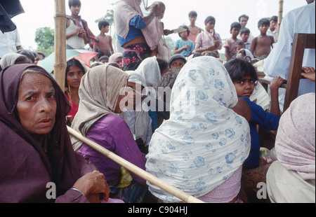 250.000 Rohingya-Flüchtlinge (1/3 der gesamten Pop) aus Arakan Provinz in Birma Regierung Unterdrückung fliehen. Teknaf. Bangladesch. 1992. Stockfoto