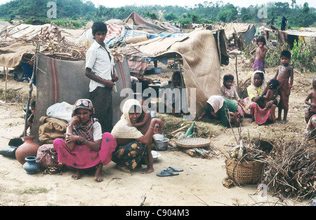 250.000 Rohingya-Flüchtlinge (1/3 der gesamten Pop) aus Arakan Provinz in Birma Regierung Unterdrückung fliehen. Teknaf. Bangladesch. 1992. Stockfoto