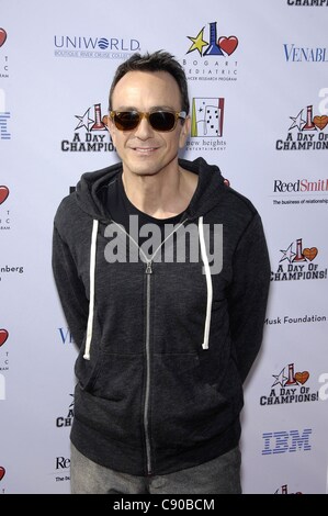 Hank Azaria im Ankunftsbereich für Yahoo! Sports präsentiert A Day of Champions, Sport Museum of Los Angeles, Los Angeles, CA 6. November 2011. Foto von: Michael Germana/Everett Collection Stockfoto