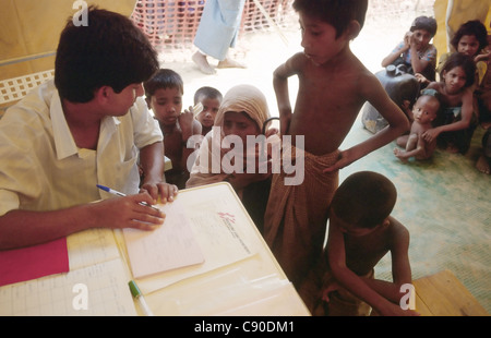 250.000 Rohingya-Flüchtlinge (1/3 der gesamten Pop) aus Arakan Provinz in Birma Regierung Unterdrückung fliehen. Teknaf. Bangladesch. 1992. Stockfoto