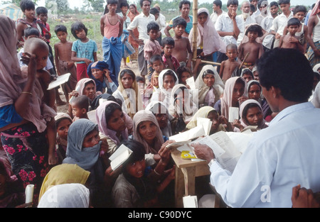 250.000 Rohingya-Flüchtlinge (1/3 der gesamten Pop) aus Arakan Provinz in Birma Regierung Unterdrückung fliehen. Teknaf. Bangladesch. 1992. Stockfoto