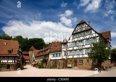 Innenhof des Klosters Maulbronn, Zisterzienserkloster, Baden-Württemberg, Deutschland, Europa Stockfoto