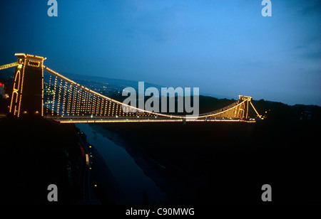 Die Clifton Suspension Bridge überspannt die schönen Avon-Schlucht ist das Symbol der Stadt von Bristol. Seit fast 150 Jahren das Stockfoto