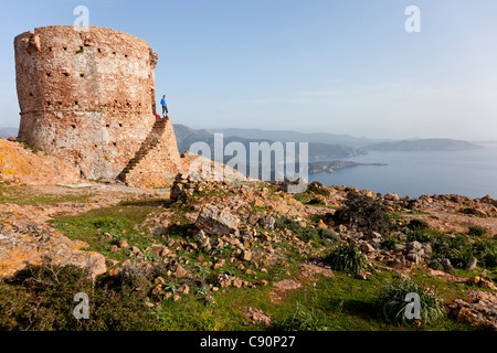 Wanderung zum Turm Turghio am Capo Rosso, Blick über das Meer von der Kappe, Mittelmeer, Porto, Korsika, Frankreich Stockfoto