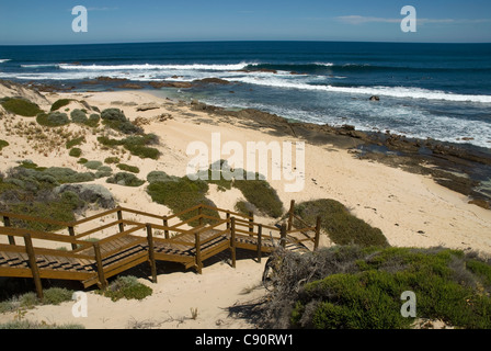 Holztreppen zum Strand, Margaret River, Western Australia, Australien Stockfoto