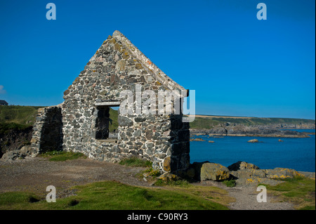 Ruine oberhalb des Hafens von Portsoy, Aberdeenshire, Schottland Stockfoto