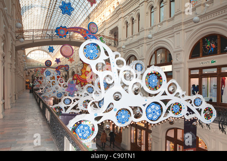 Innerhalb der Main Kaufhaus GUM (1893) auf dem Roten Platz in Moskau, Russland Stockfoto