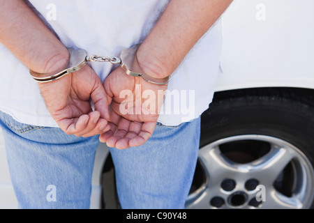 USA, Illinois, Metamora, Mann mit Handschellen an den Händen Stockfoto