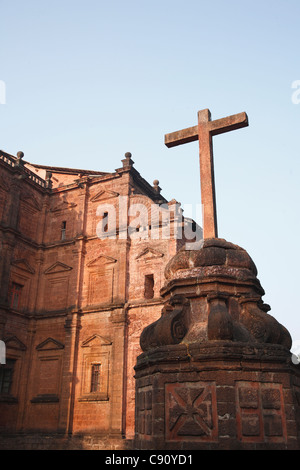 Old Goa enthält viele historische Kirchen gebaut, von den Portugiesen, die als Kolonialherren in der Region im 16. niedergelassen Stockfoto