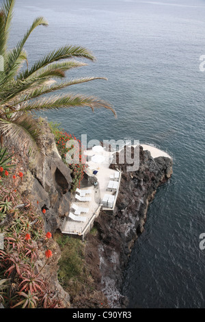 Madeira ist in der Nordatlantik-Insel-Gruppe und ist ein beliebtes Urlaubsziel. Zwei topographische Merkmale kennzeichnen die Stockfoto