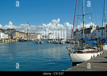 Weymouth äußeren Hafen Dorset historischen Südküste Stadt von Weymouth hat einen geschäftigen Hafen und Hafen. Es ist eine beliebte Segeln Stockfoto