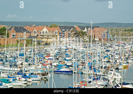 Die historischen Südküste Stadt von Weymouth hat einen geschäftigen Hafen und Hafen. Es ist eine beliebte Segeln Zwischenstopp Schutz bietet Stockfoto