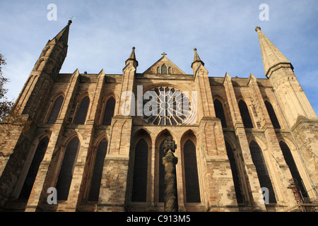 Im Ostflügel der Durham Kathedrale mit Rosette, Durham City, Nord-Ost-England, UK Stockfoto