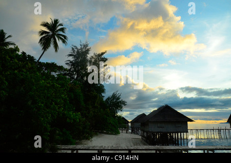 Kri Eco Resort, Raja Ampat Inseln von West-Papua im Pazifischen Ozean, Indonesien. Stockfoto