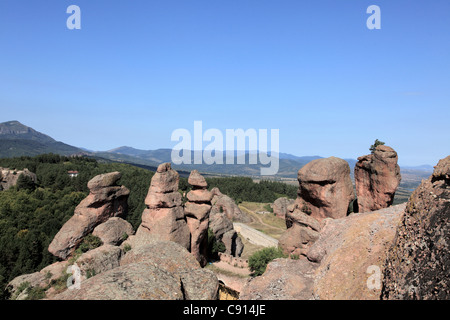 Die Belogradshik Felsen sind eine Gruppe von bizarr geformten Felsformationen aus Sandstein Kalkstein und Konglomerat auf dem Balkan Stockfoto