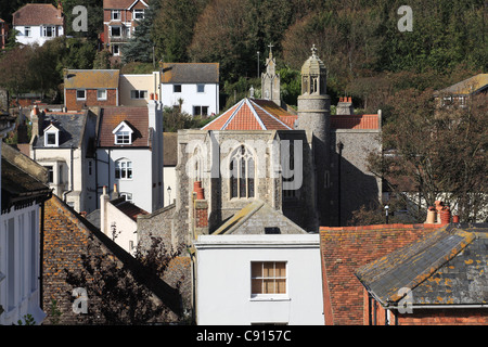 Hastings Stadtbild mit St. Mary Star der Meer Kirche im Mittelgrund East Sussex, South Coast, England, UK Stockfoto