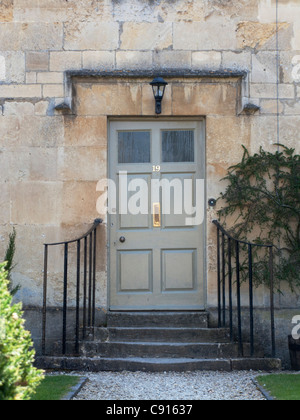 Cirencester hat eine lange Geschichte als Markt- und Handelsstadt. In den Straßen der Stadt gibt es schöne historische Gebäude. Stockfoto