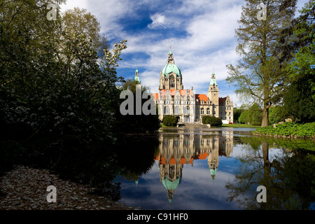 Niedrigeren See Maschsee und das neue Rathaus in Hannover, Sachsen, Deutschland, Europa Stockfoto