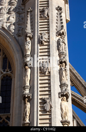 Bath Abbey Fassade Detail mit Engel auf Jacobs Ladder Klettern Stockfoto