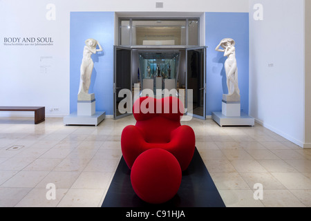 Foyer und Eintritt in die Ausstellung Body &amp; Amp; Amp; Seele. Menschenbilder aus Vier Jahrtausenden Museum Fuer Kunst Und Gewerbe H Stockfoto